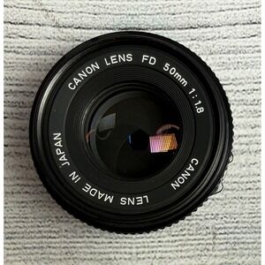 50mm Canon Camera Lens FD 1:1.8 w/ Lens Caps Case Made in Japan